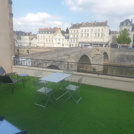 Cosy Face A La Mayenne Апартаменты *