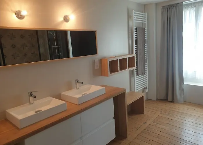 Cosy Face A La Mayenne Laval (Mayenne)